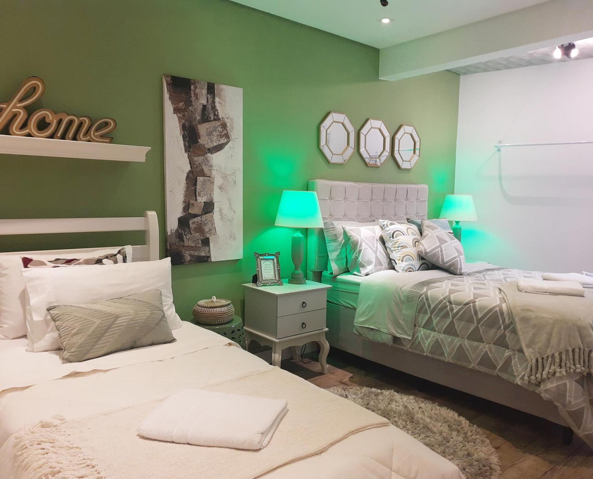 Live House Boutique — Photos 1